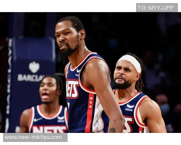 克拉克斯顿半场表现惊艳7中5贡献11分8板5助正负值高达22