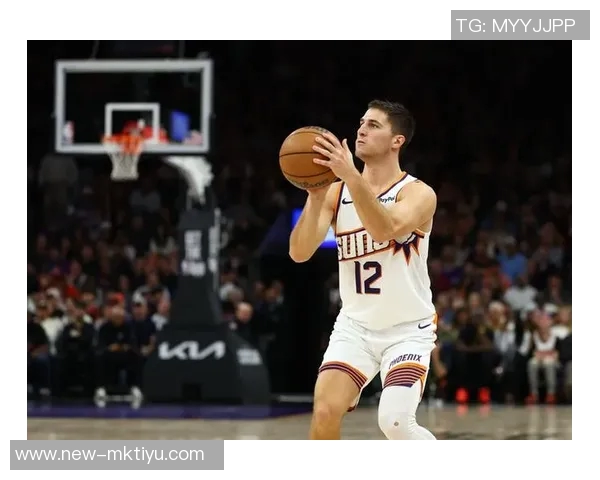 吉莱斯皮称赞布克场上威慑力强大自信出手是我唯一的要求